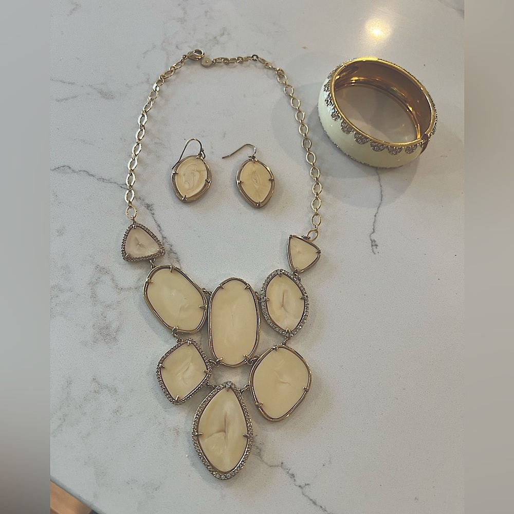 Stella & Dot Cream and Gold Enamel Bangle necklace and earrings.